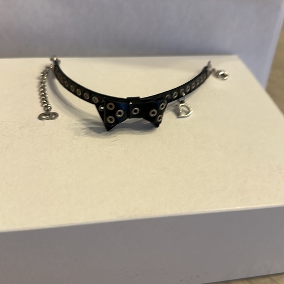 Authentic Dior Bow bracelet. Black patent leather. - Picture 2 of 8